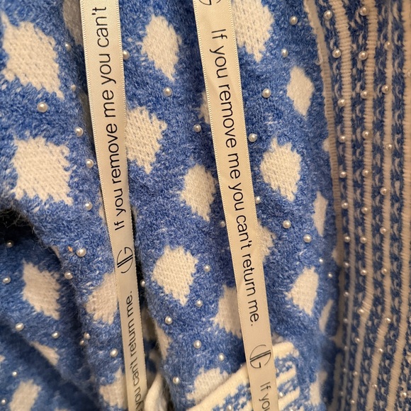 NWT Vita Grace Blue and White Patterned Women’s Cardigan Sweater - Picture 5 of 6